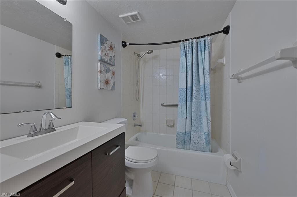 15161 Cedarwood Ln 1205, Naples, FL 34110-12