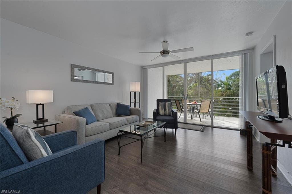 15161 Cedarwood Ln 1205, Naples, FL 34110-3