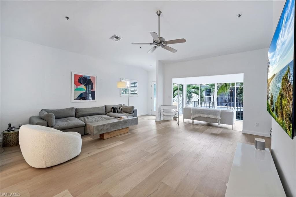 359 2nd St S, Naples, FL 34102-11