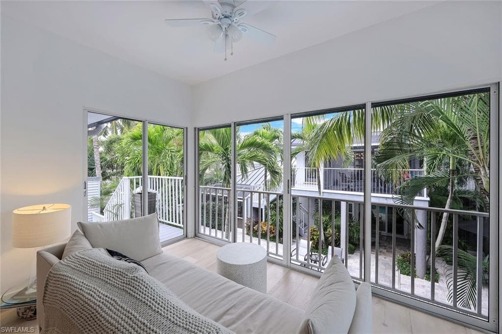 359 2nd St S, Naples, FL 34102-15