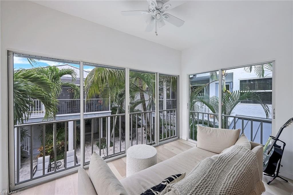 359 2nd St S, Naples, FL 34102-16