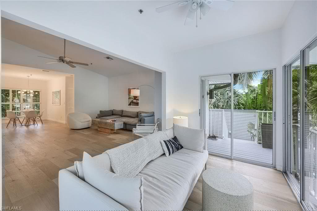 359 2nd St S, Naples, FL 34102-17