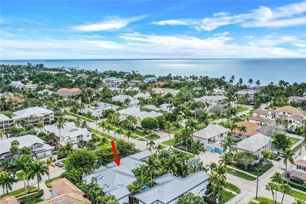 359 2nd St S, Naples, FL 34102-1