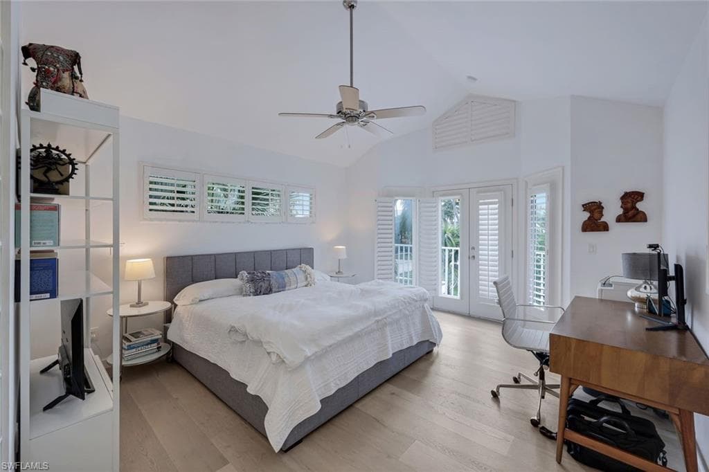 359 2nd St S, Naples, FL 34102-22
