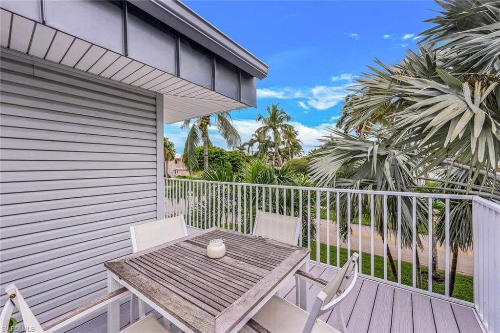 359 2nd St S, Naples, FL 34102-27