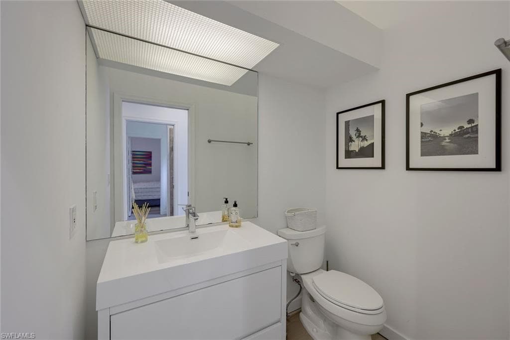 359 2nd St S, Naples, FL 34102-33
