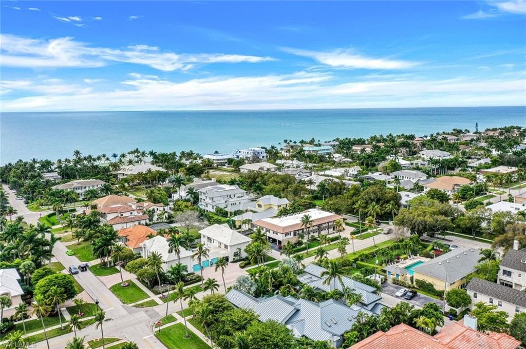 359 2nd St S, Naples, FL 34102-40