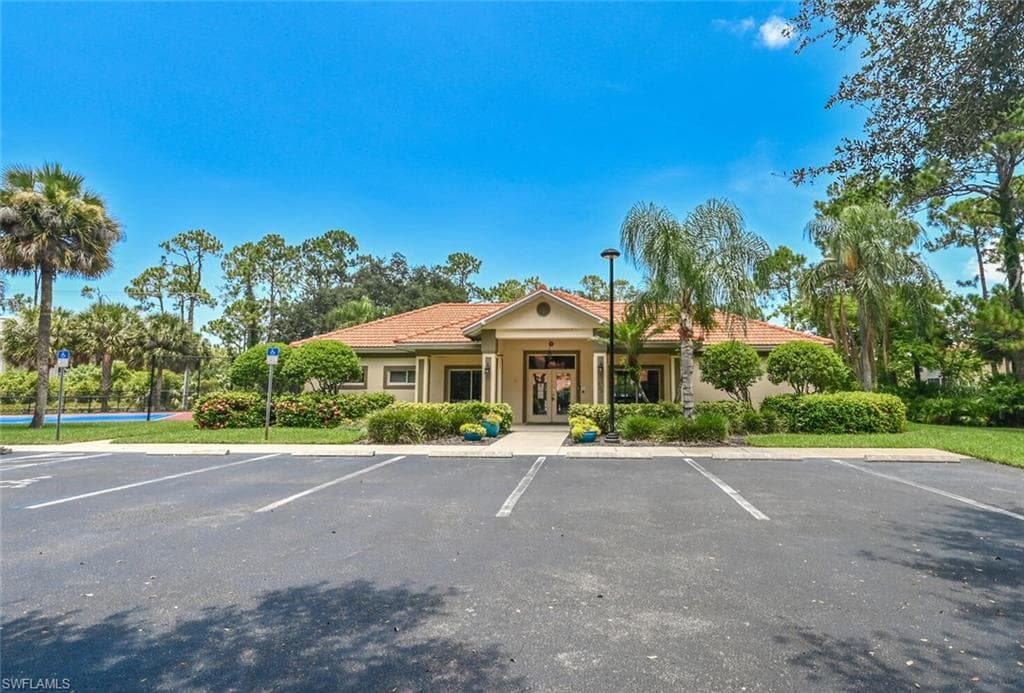 431 Valerie Way 103, Naples, FL 34104-25