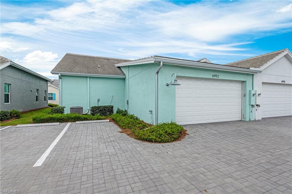 6992 Saona Ct, Naples, FL 34113-23