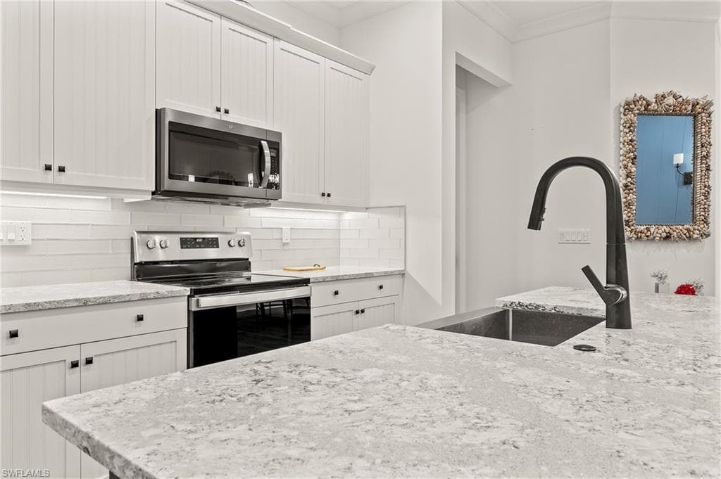 6992 Saona Ct, Naples, FL 34113-7