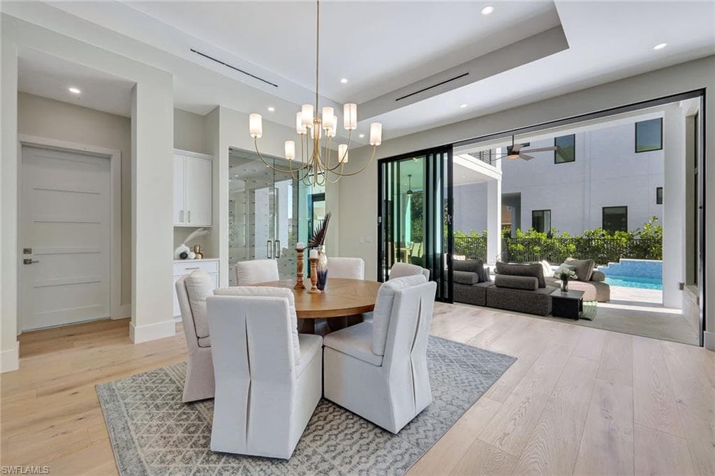 10720 Vanderbilt Dr, Naples, FL 34108-4