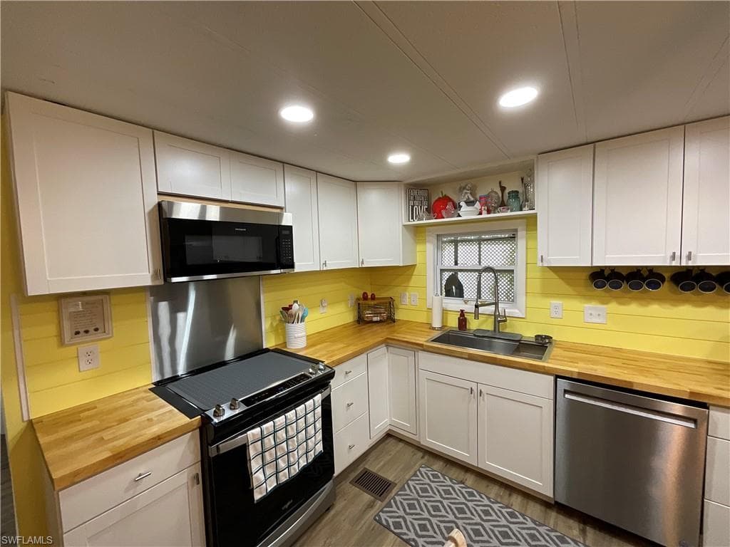144 Redwood Ln 14, Naples, FL 34114-12