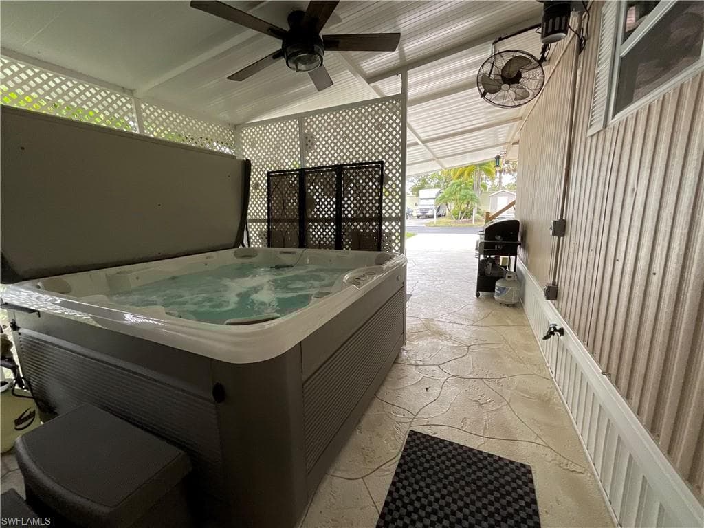 144 Redwood Ln 14, Naples, FL 34114-23
