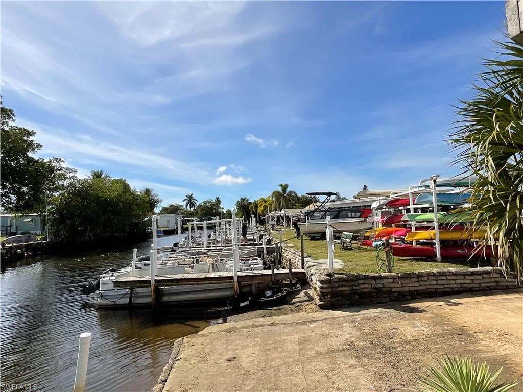 144 Redwood Ln 14, Naples, FL 34114-32