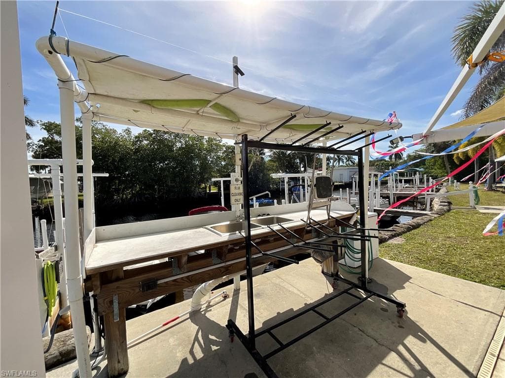 144 Redwood Ln 14, Naples, FL 34114-37