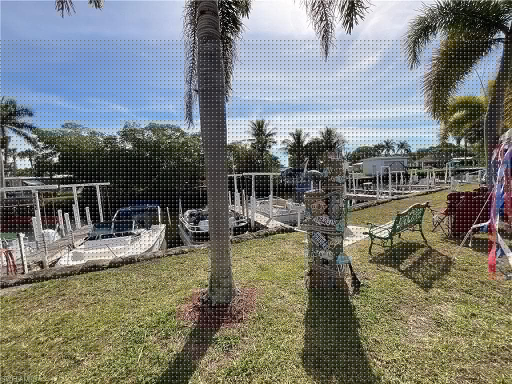 144 Redwood Ln 14, Naples, FL 34114-38