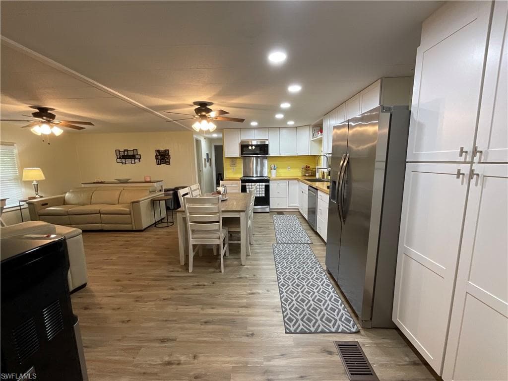 144 Redwood Ln 14, Naples, FL 34114-8