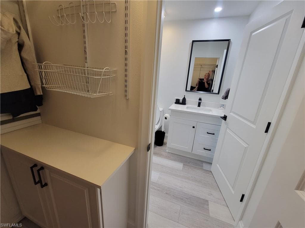 1190 Yesica Ann Cir B-204, Naples, FL 34110-11