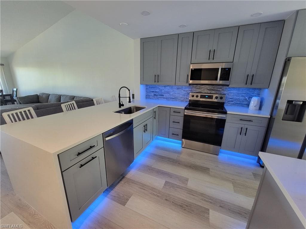 1190 Yesica Ann Cir B-204, Naples, FL 34110-6