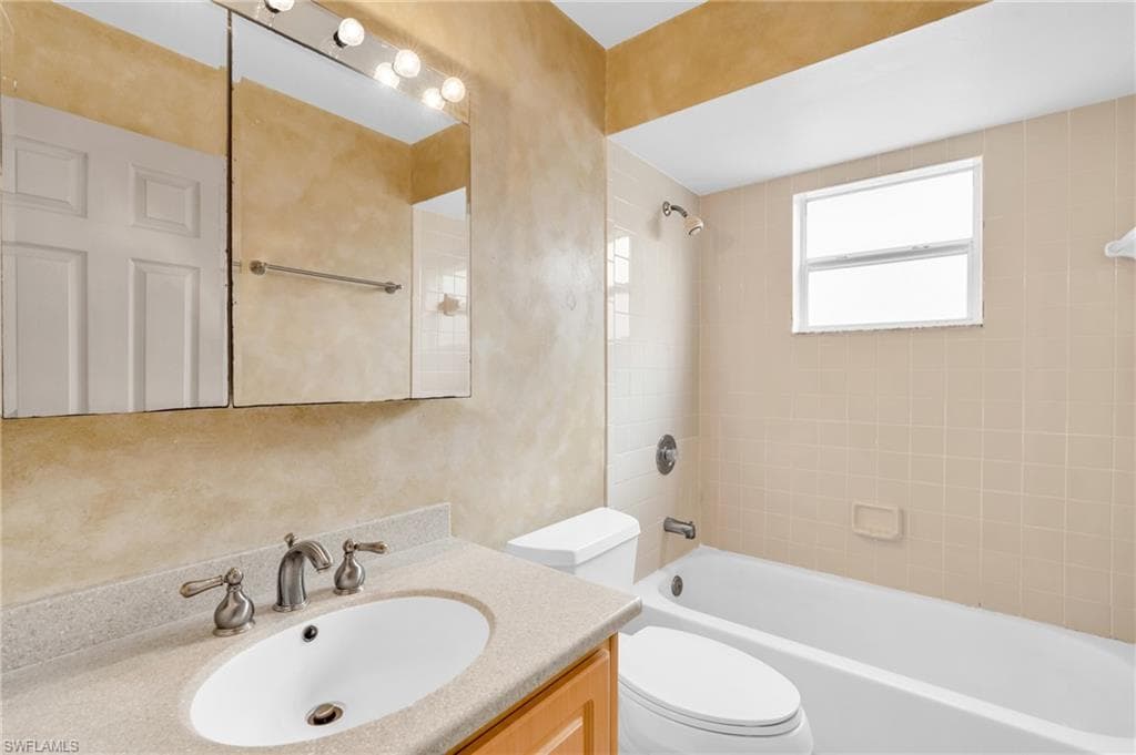 8085 Caloosa Rd, Fort Myers, FL 33967-22