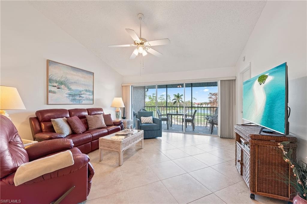 7065 Dennis Cir, Naples, FL 34104-6