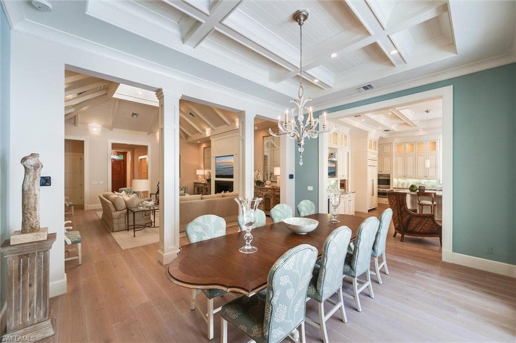 2250 Crayton Rd, Naples, FL 34103-18