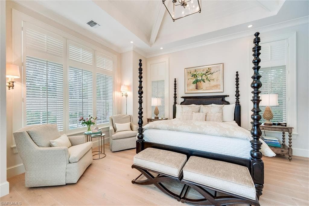 2250 Crayton Rd, Naples, FL 34103-20