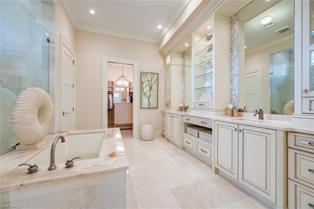 2250 Crayton Rd, Naples, FL 34103-21