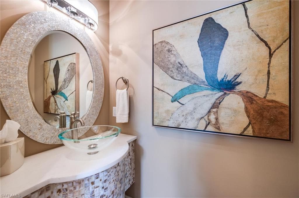 2250 Crayton Rd, Naples, FL 34103-33