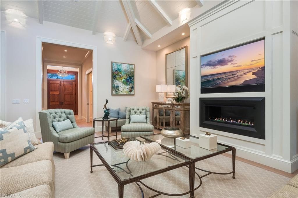 2250 Crayton Rd, Naples, FL 34103-35