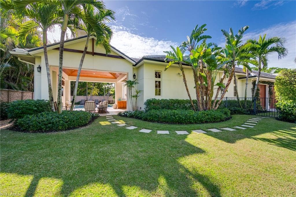 2250 Crayton Rd, Naples, FL 34103-37