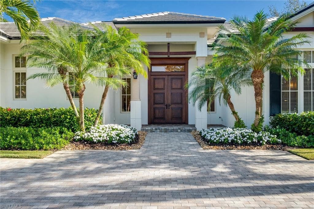 2250 Crayton Rd, Naples, FL 34103-40