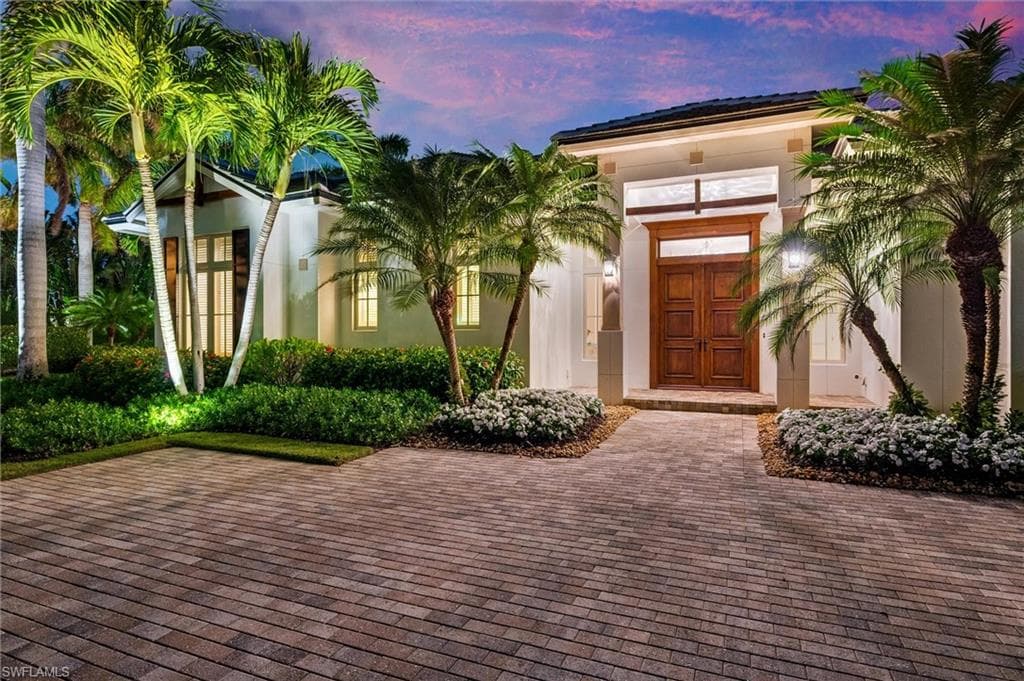 2250 Crayton Rd, Naples, FL 34103-4