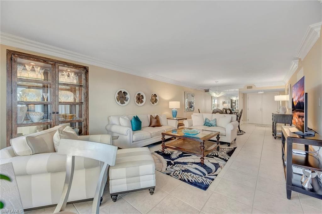 4451 Gulf Shore Blvd N 406, Naples, FL 34103-10