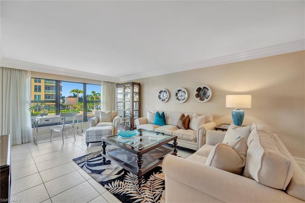 4451 Gulf Shore Blvd N 406, Naples, FL 34103-11