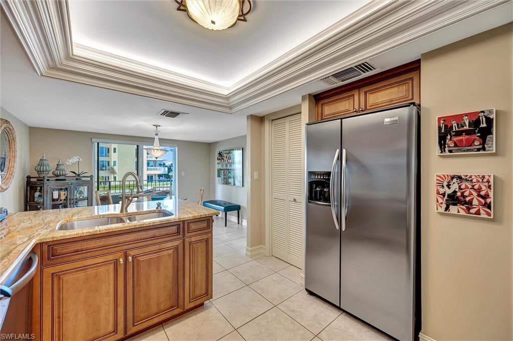 4451 Gulf Shore Blvd N 406, Naples, FL 34103-21