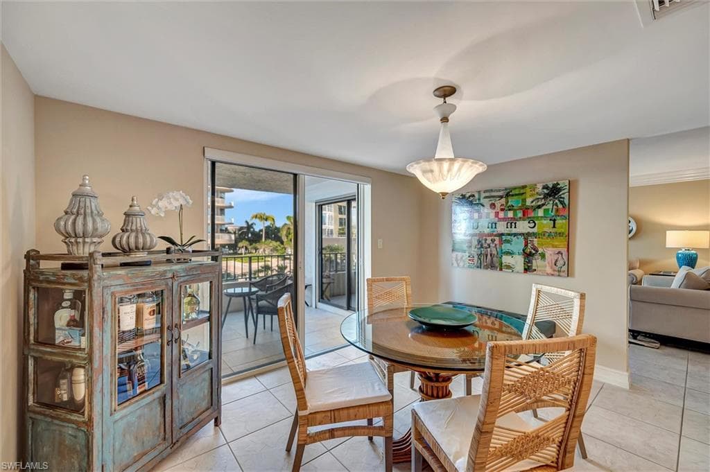 4451 Gulf Shore Blvd N 406, Naples, FL 34103-22