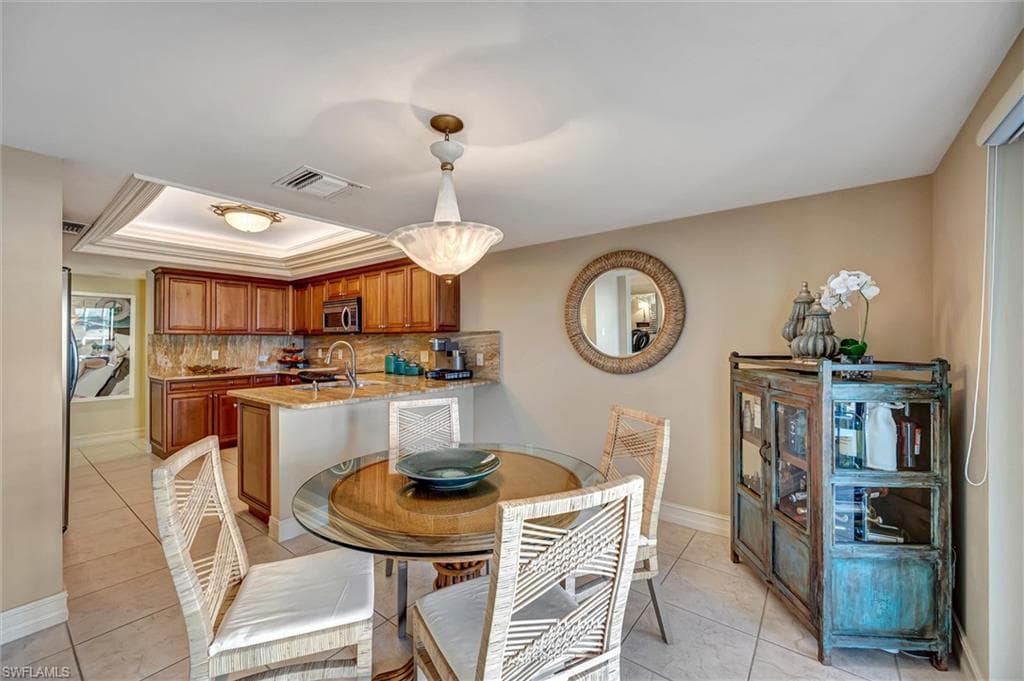 4451 Gulf Shore Blvd N 406, Naples, FL 34103-23