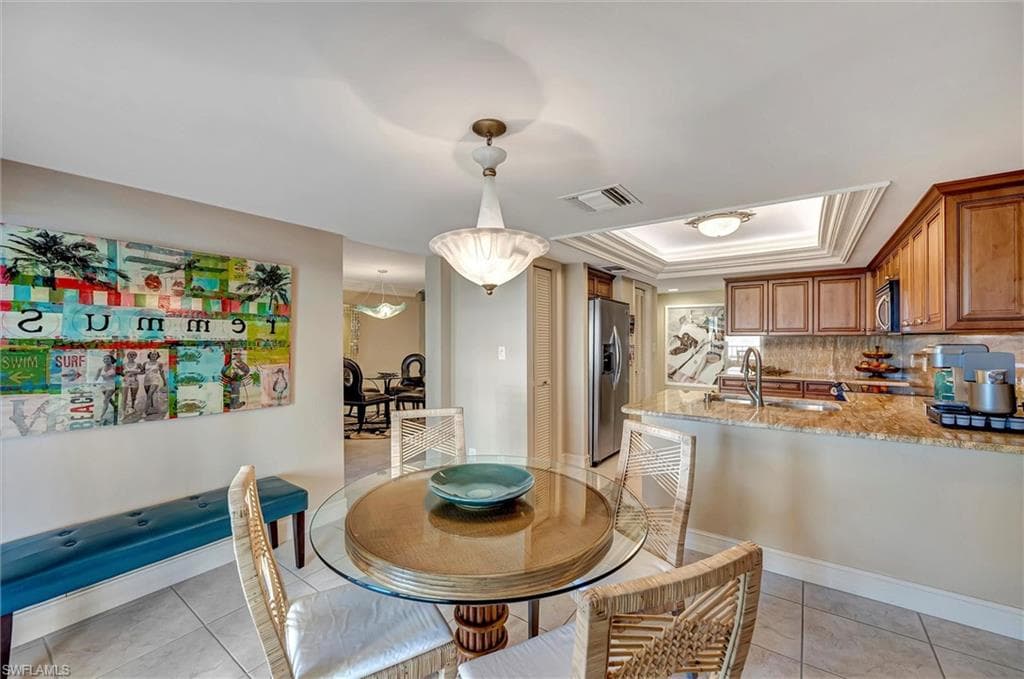 4451 Gulf Shore Blvd N 406, Naples, FL 34103-24