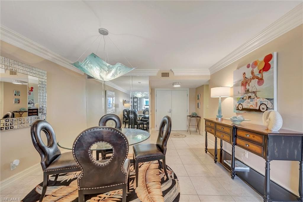 4451 Gulf Shore Blvd N 406, Naples, FL 34103-25