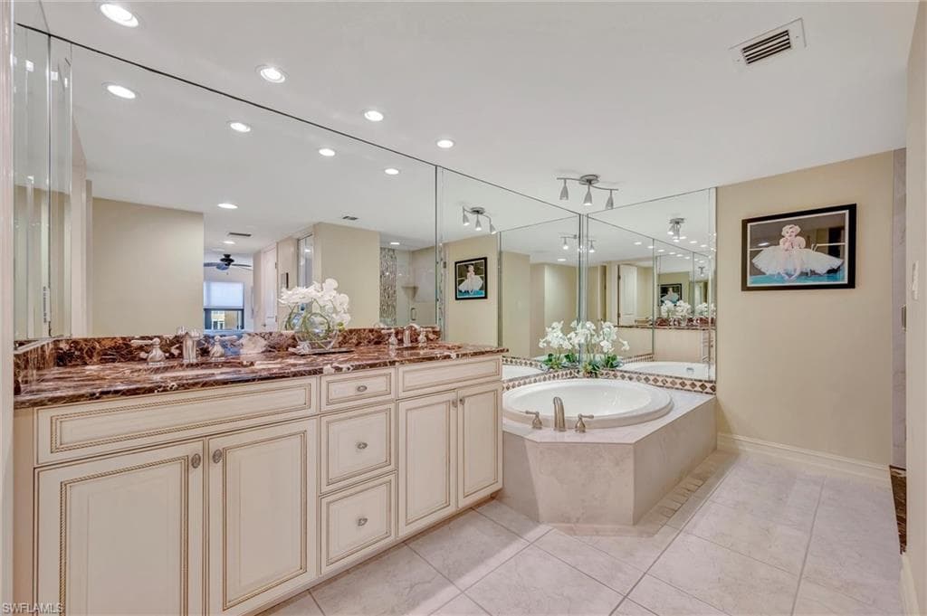 4451 Gulf Shore Blvd N 406, Naples, FL 34103-30