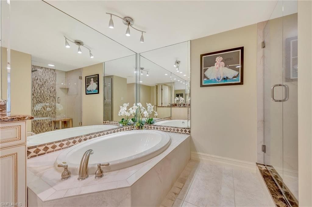 4451 Gulf Shore Blvd N 406, Naples, FL 34103-31