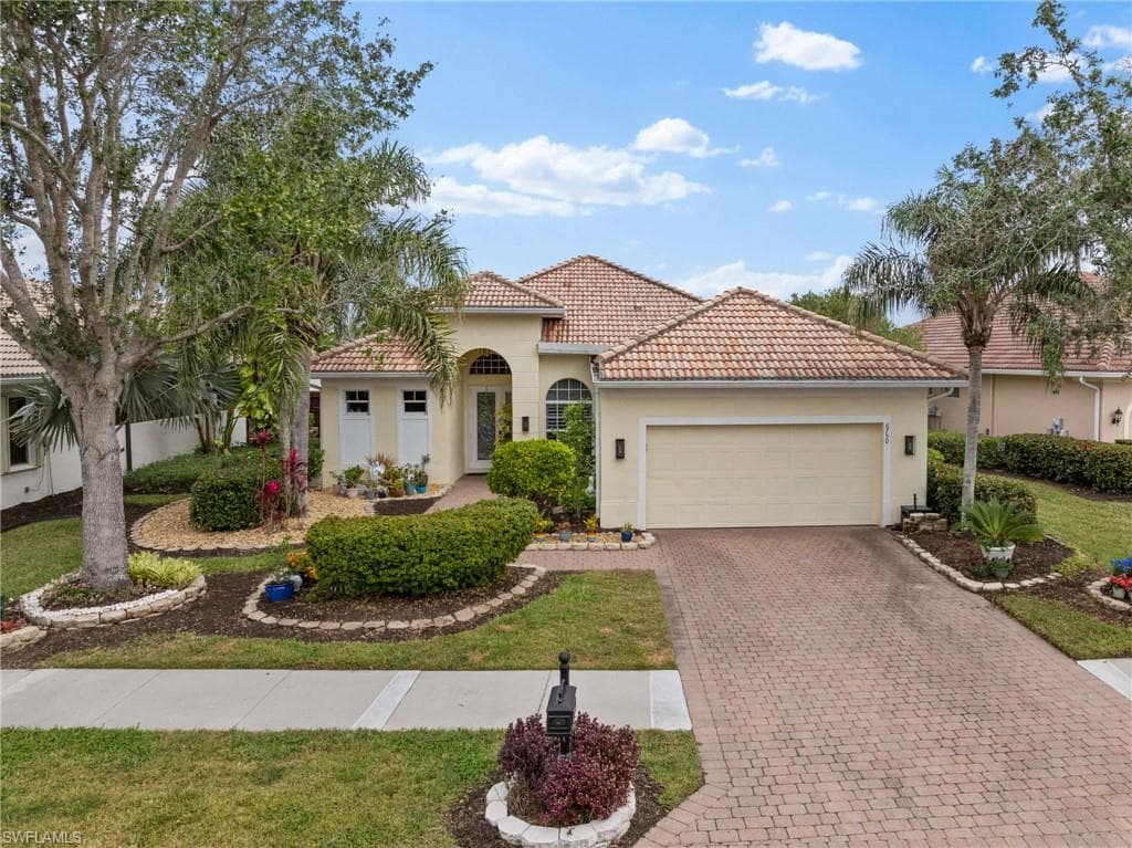 6750 Bent Grass Dr, Naples, FL 34113-24