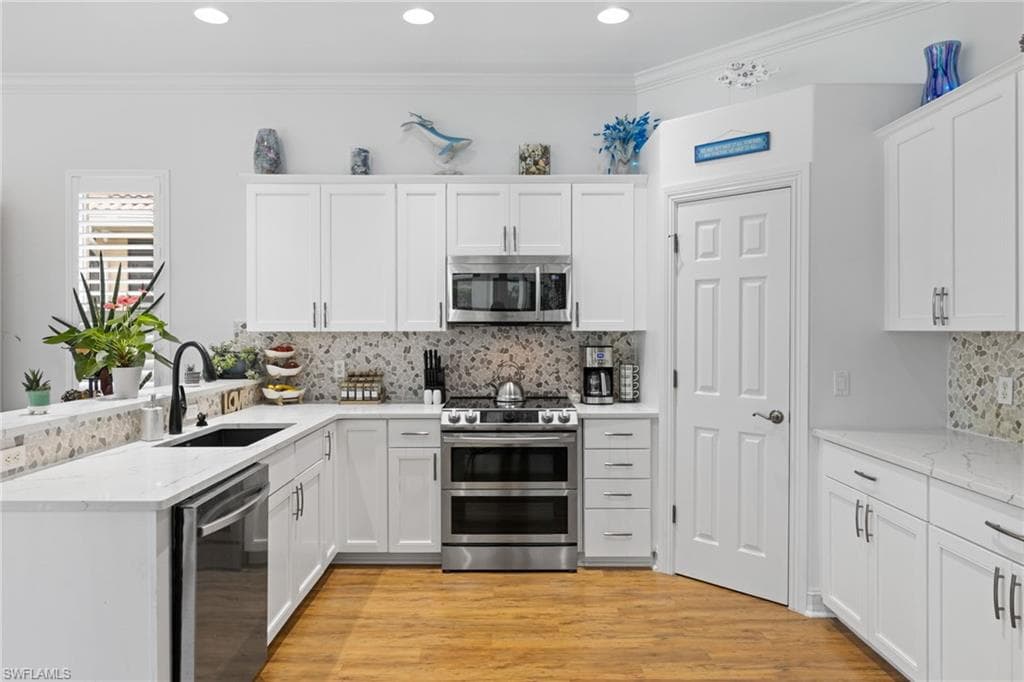 6750 Bent Grass Dr, Naples, FL 34113-7
