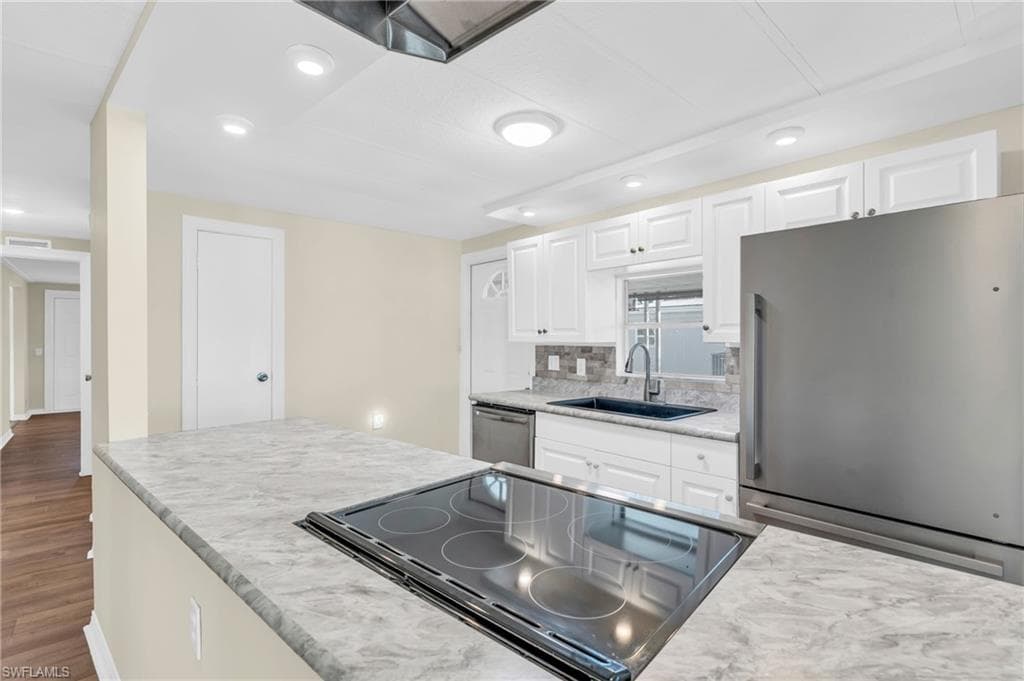 851 Manatee Rd, Naples, FL 34114-11