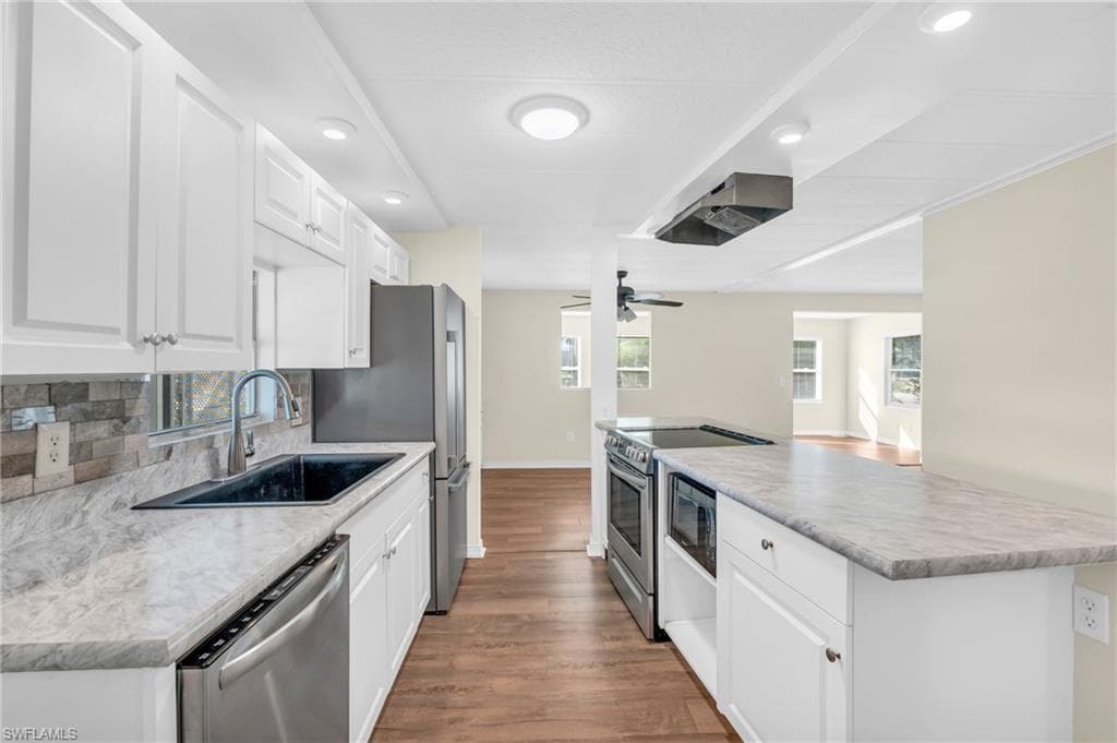 851 Manatee Rd, Naples, FL 34114-12