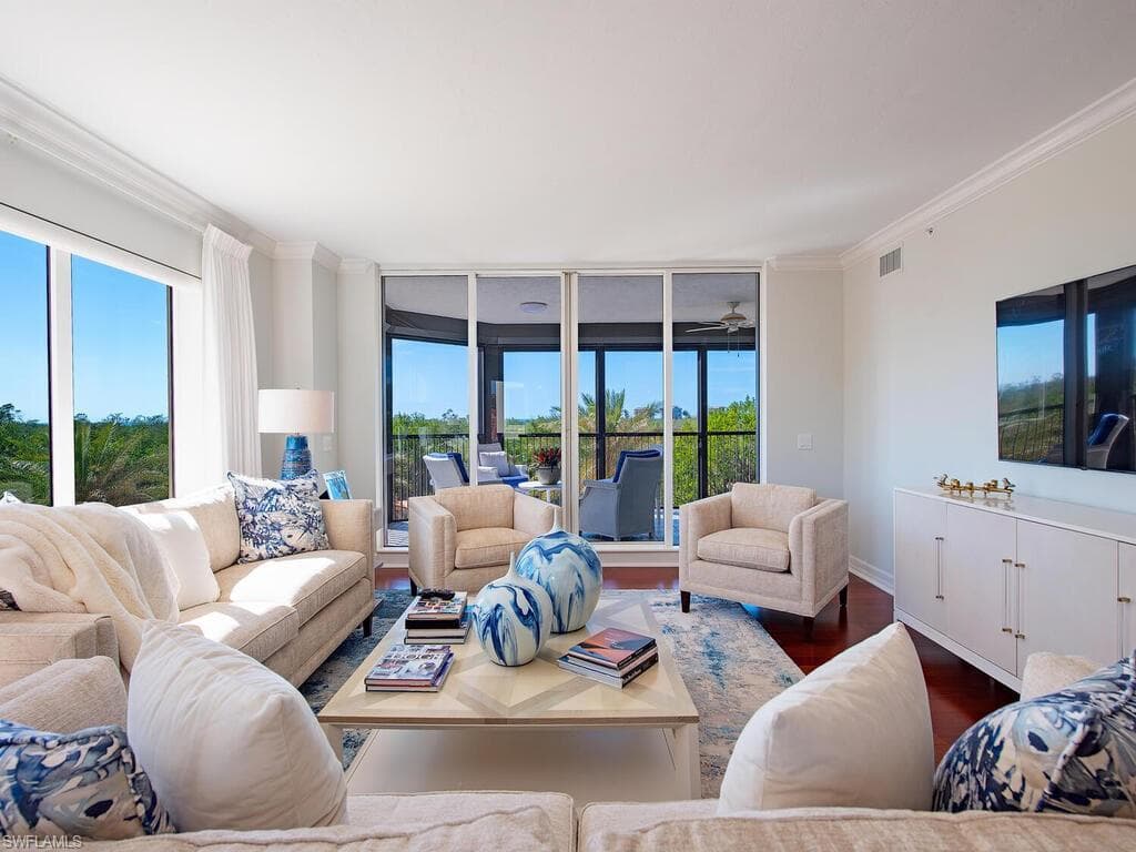 7425 Pelican Bay Blvd 301, Naples, FL 34108-1