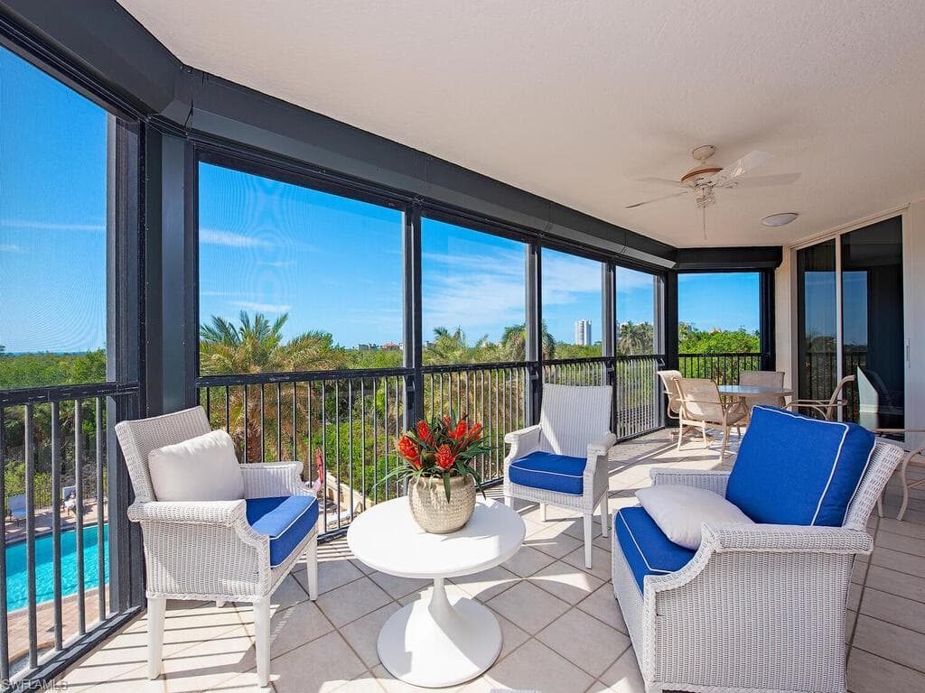 7425 Pelican Bay Blvd 301, Naples, FL 34108-3