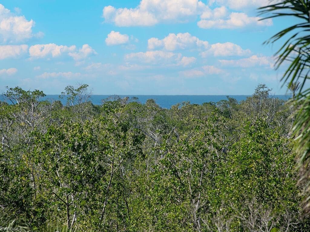 7425 Pelican Bay Blvd 301, Naples, FL 34108-4