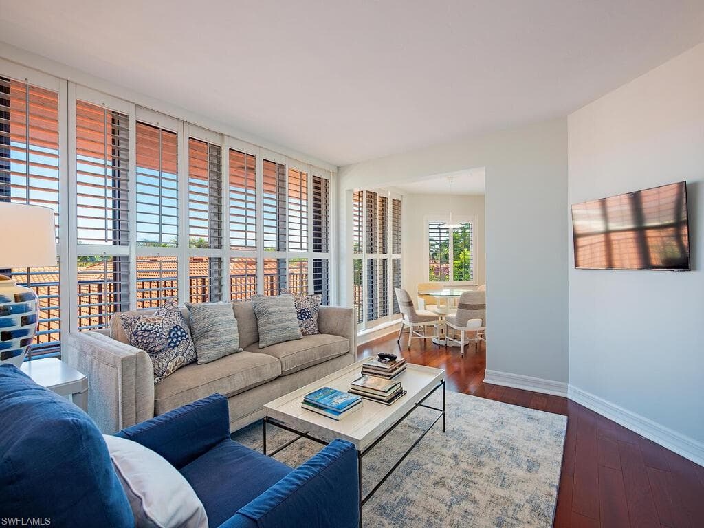 7425 Pelican Bay Blvd 301, Naples, FL 34108-7